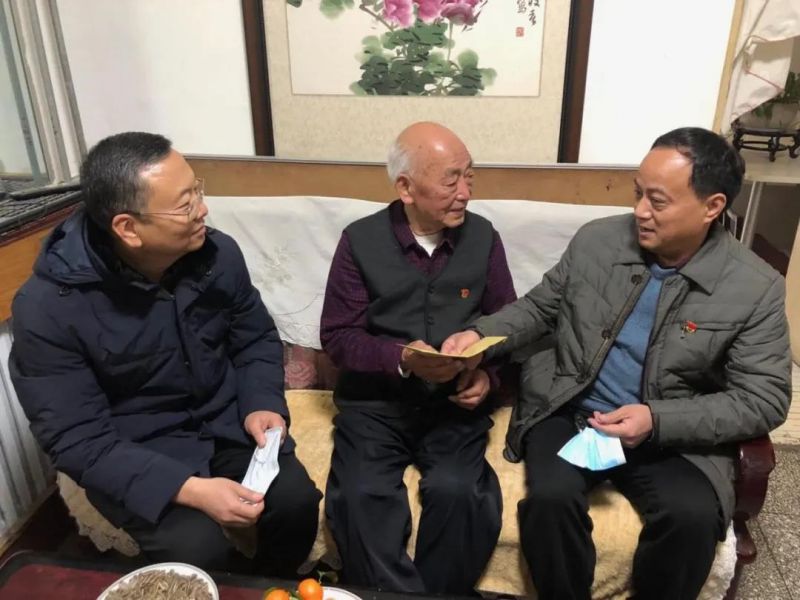 弘義集團開展春節(jié)前走訪慰問生活困難黨員、老黨員、老干部活動